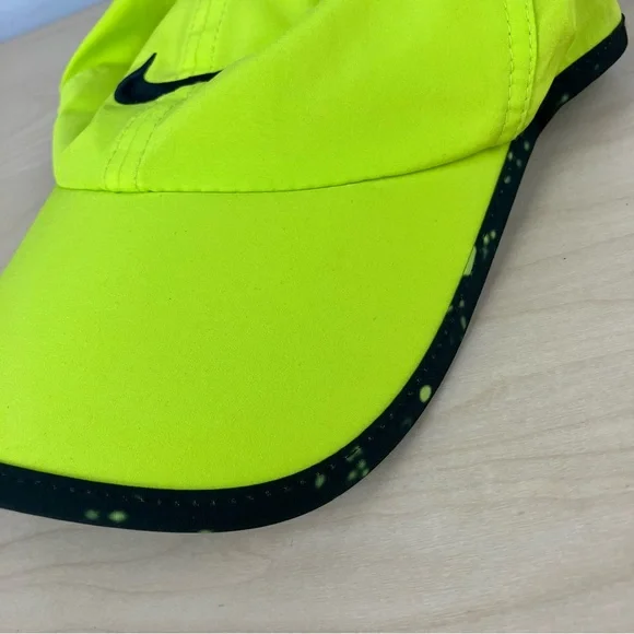 Nike Dri-Fit Featherlight Tennis Strapback Hat Volt Yellow  display picture 2